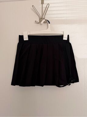 Women’s Black Pleated Mini Skort